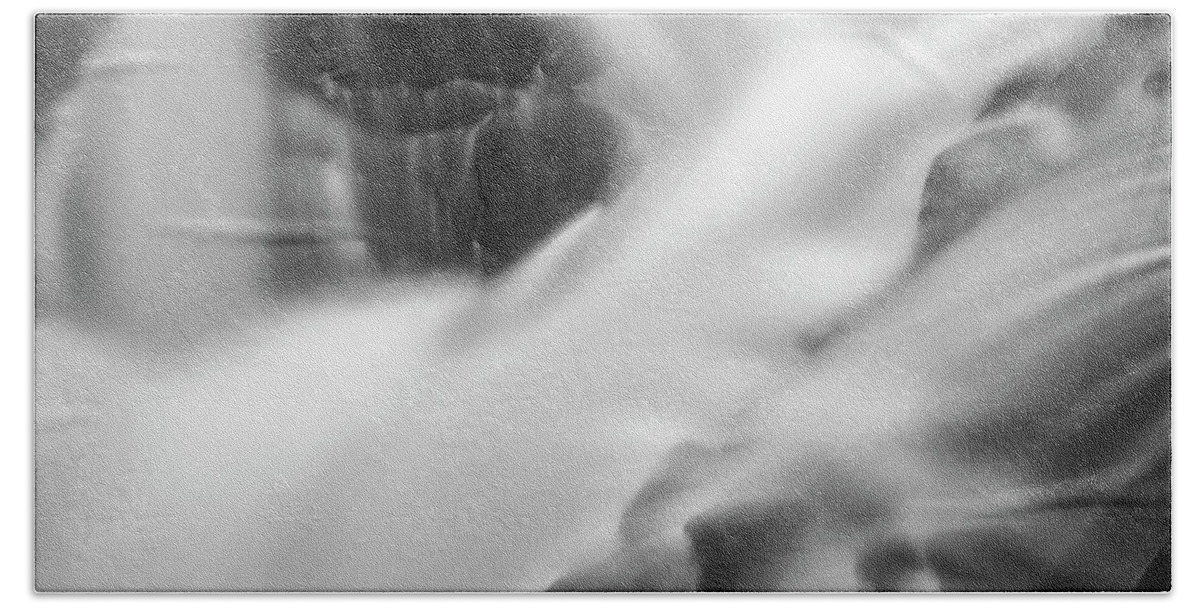 Black And White Bath Towel featuring the photograph Blackstone River XXIX BW by David Gordon