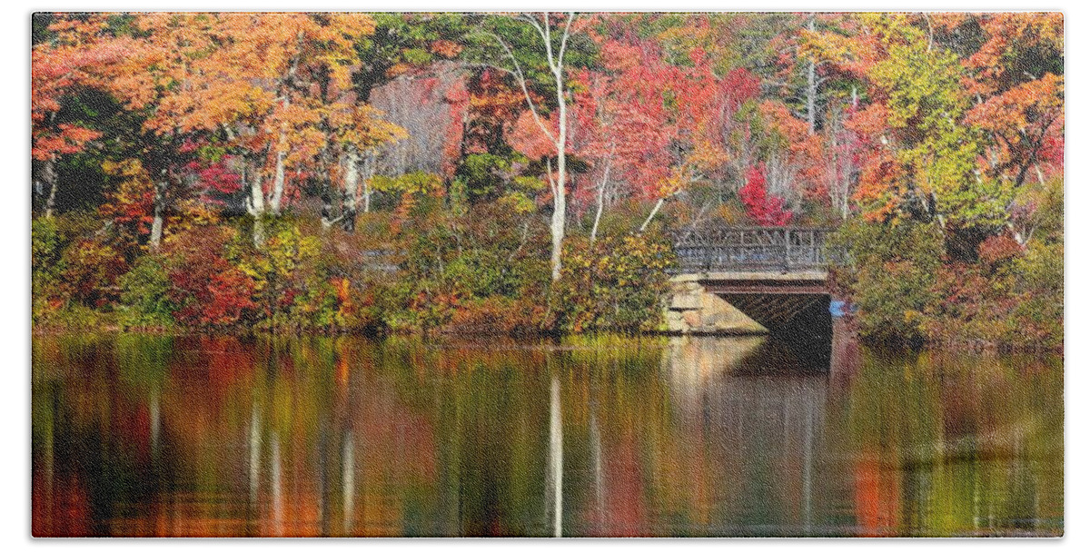 New Hampshire Bath Towel featuring the photograph Bridge at Lake Chocorua by Steve Brown