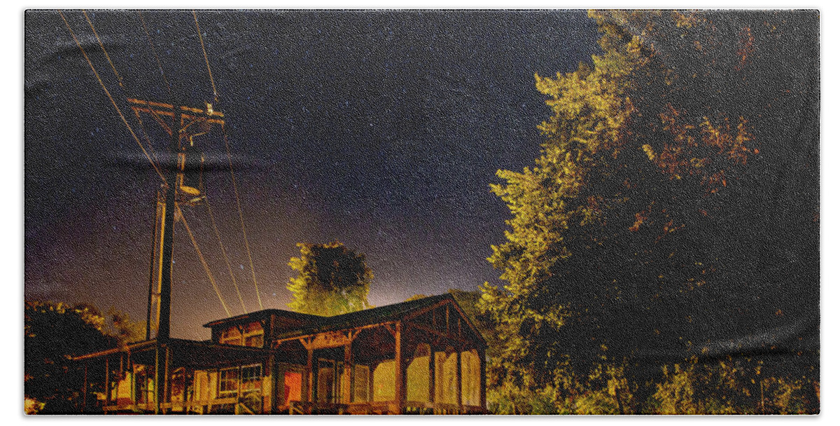 Grand Lake Hand Towel featuring the photograph Cabin Under the Stars by David Wagenblatt