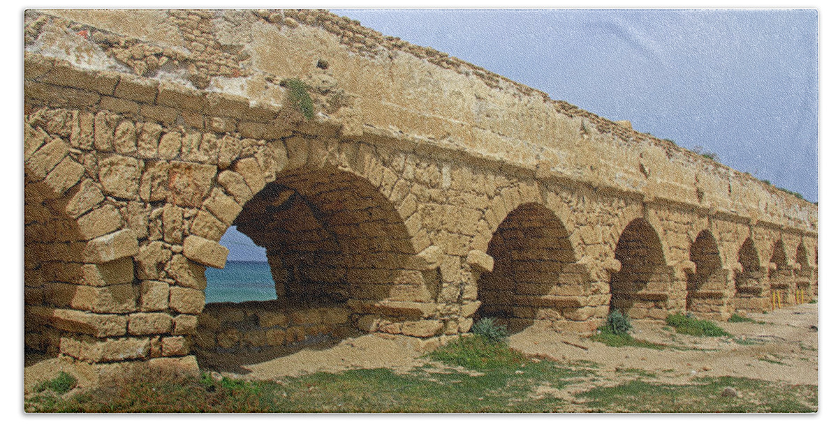 Caesarea Bath Towel featuring the photograph Caesarea Aqueduct - Caesarea, Israel by Richard Krebs