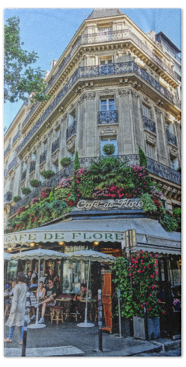 Cafe De Flore Bath Towel featuring the photograph Cafe de Flore in Paris by Patricia Caron
