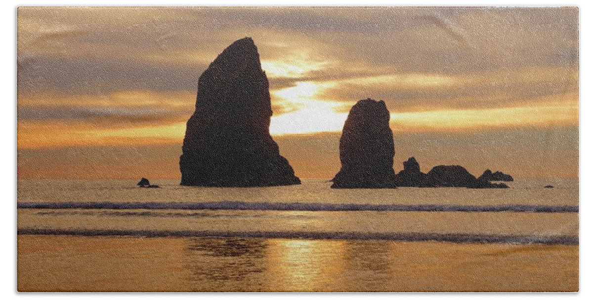 Oregon Hand Towel featuring the photograph Cannon Beach November Sunset by Todd Kreuter