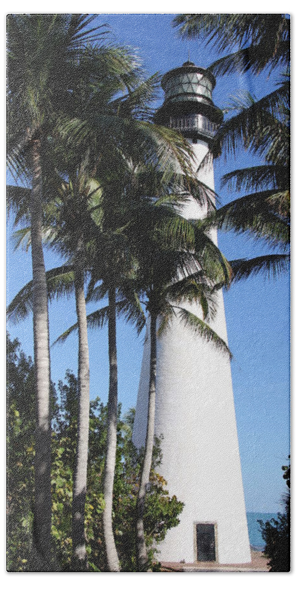 Lighthouse Bath Towel featuring the photograph Cape Florida Lighthouse - Key Biscayne, Miami by Richard Krebs