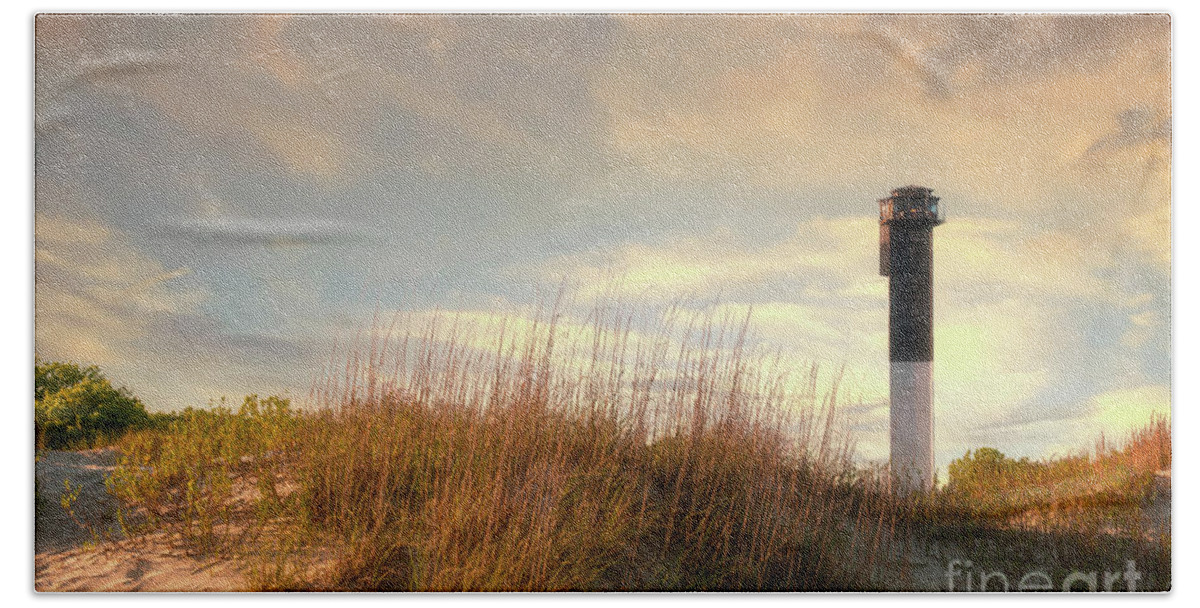Sullivan's Island Lighthouse Bath Towel featuring the photograph Charleston Light - Sullivan's Island Lighthouse by Dale Powell