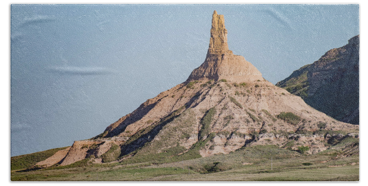 Chimney Rock In Nebraska Bath Towel featuring the photograph Chimney Rock in Nebraska by Art Whitton