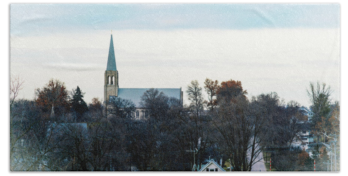 Churches Bath Towel featuring the photograph Christmas Day Drive by Ed Peterson