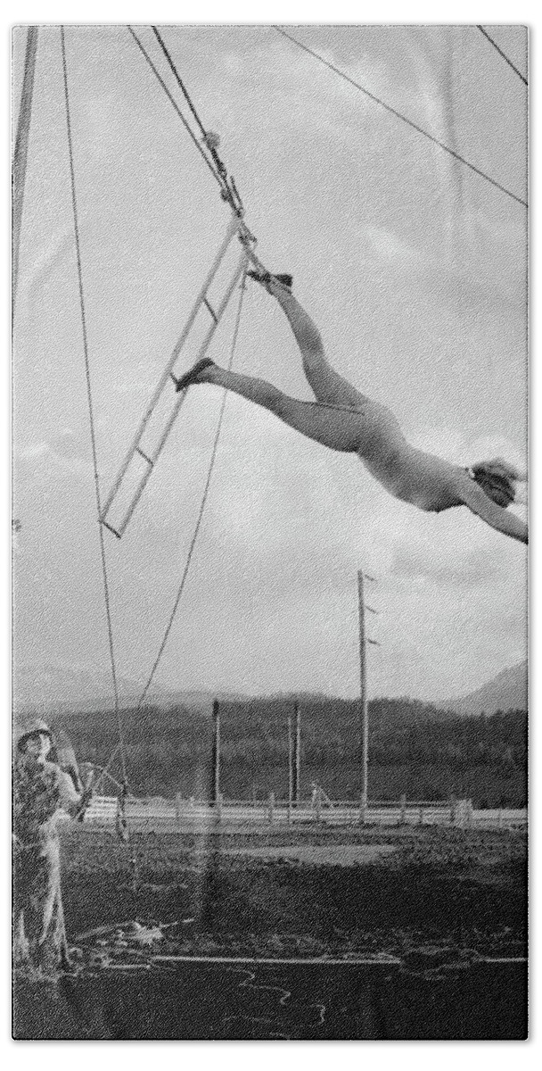 Circus Trapeze Bath Towel featuring the photograph Circus work #2 by Neil Pankler
