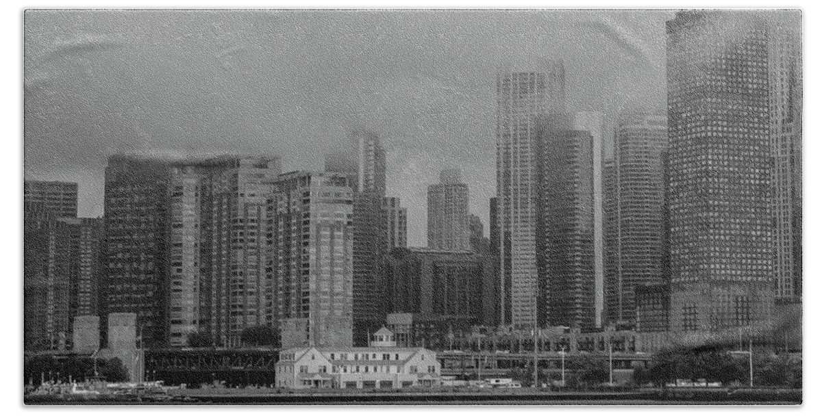 Chicago Bath Towel featuring the photograph Cloudy Skyline by Laura Hedien