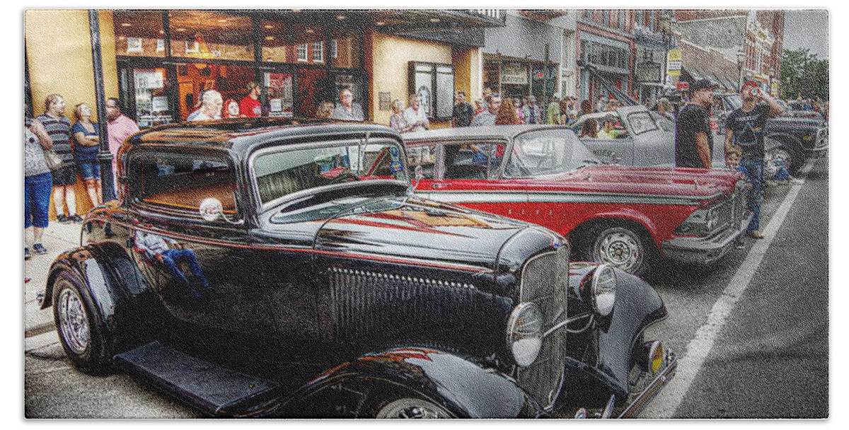 Old Cars Bath Towel featuring the photograph Cruise Night Vehicles by Karen McKenzie McAdoo