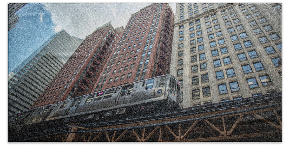 Chicago Hand Towel featuring the photograph CTA Pink line train by Jim Pearson