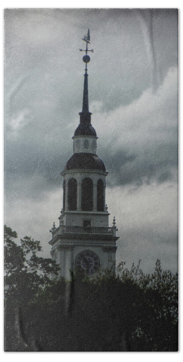 Dartmouth College's Clock Tower Bath Towel featuring the photograph Dartmouth College's Clock Tower by Raymond Salani III
