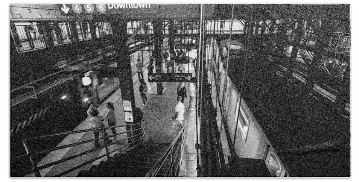 Subway Hand Towel featuring the photograph Downtown Platform, Lexington Ave Line at 14th St-Union Square St by Steve Ember