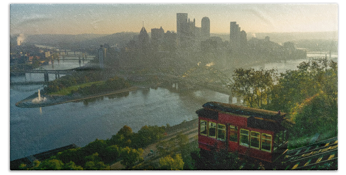 Pittsburgh Hand Towel featuring the photograph Duquesne Incline in the Early Morning by Amanda Jones