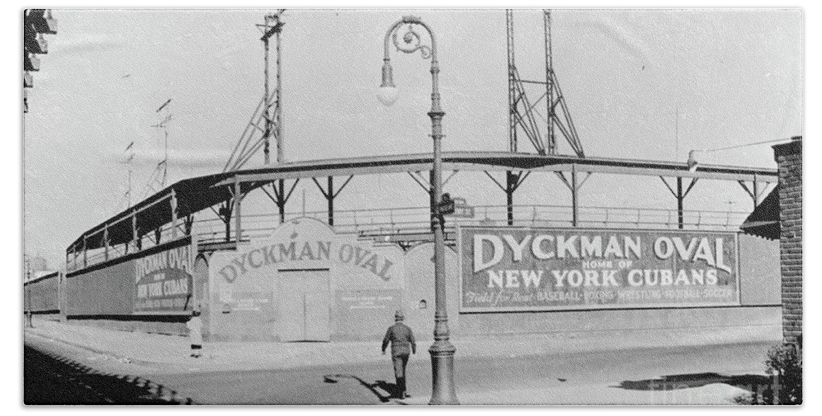 Dyckman Oval Bath Towel featuring the photograph Dyckman Oval by Cole Thompson