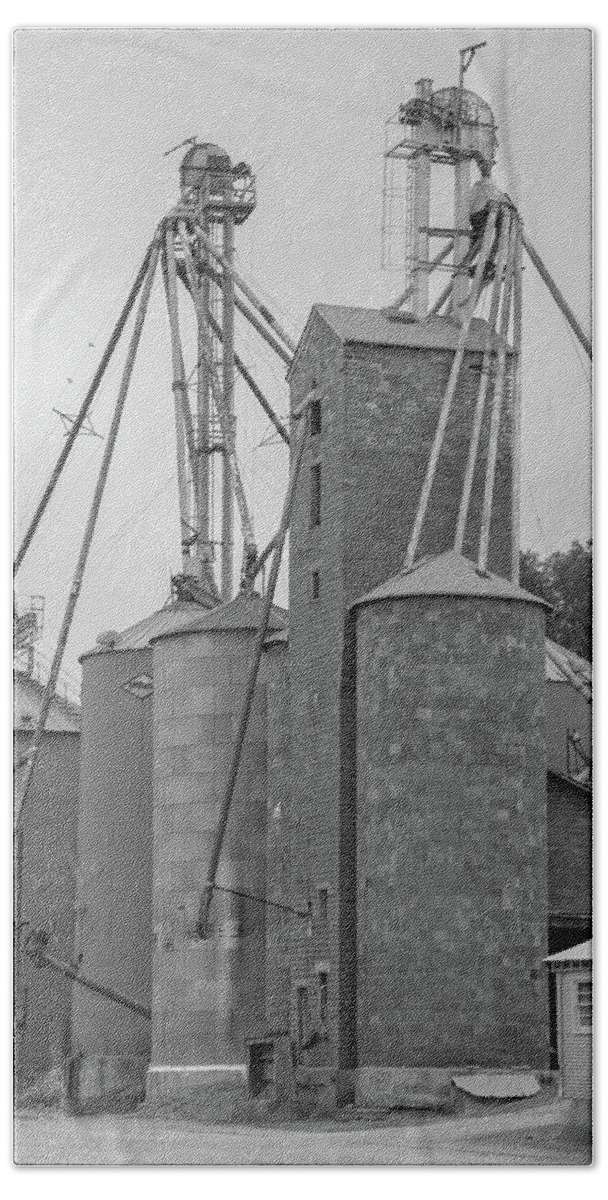 Black And White Hand Towel featuring the photograph Eudora Grain Mill Grayscale by Mary Anne Delgado