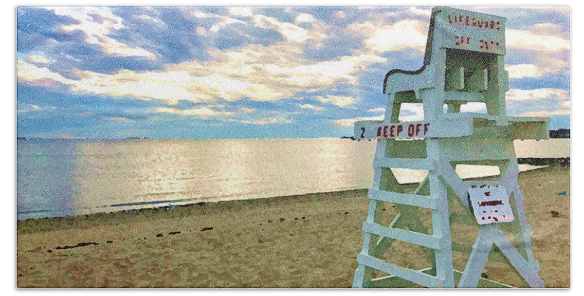 Lifeguard Stand Bath Towel featuring the photograph Fairfield CT Lifeguard by Tom Johnson