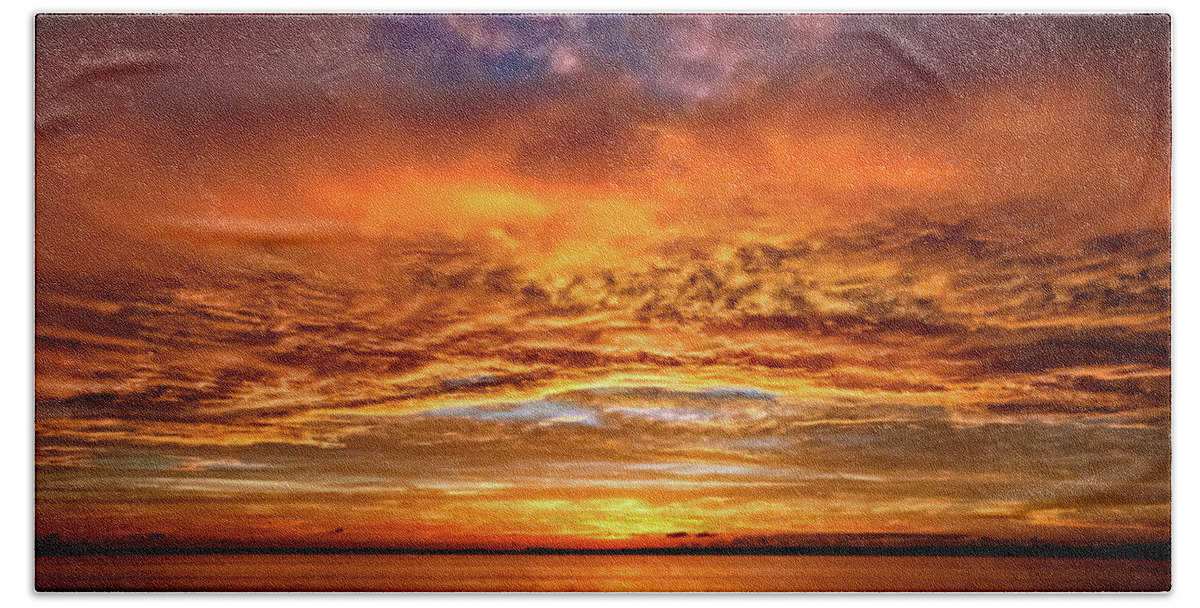 Sunset Bath Towel featuring the photograph Fire Over Lake Eustis by Christopher Holmes