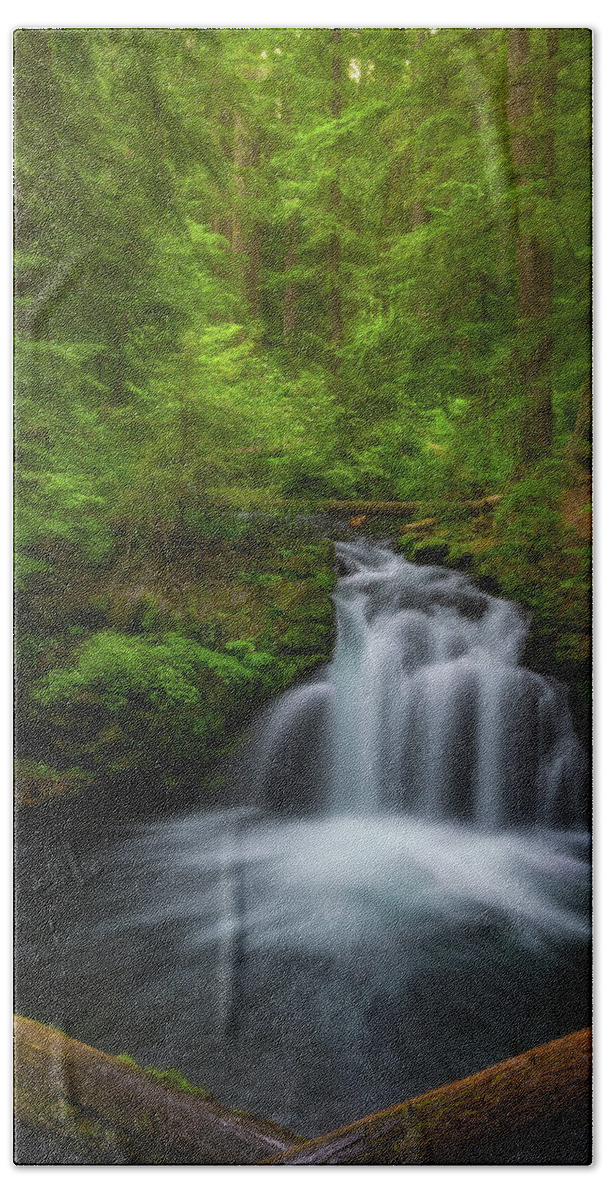 Lush Bath Towel featuring the photograph Flowing Through the Forest by Darren White