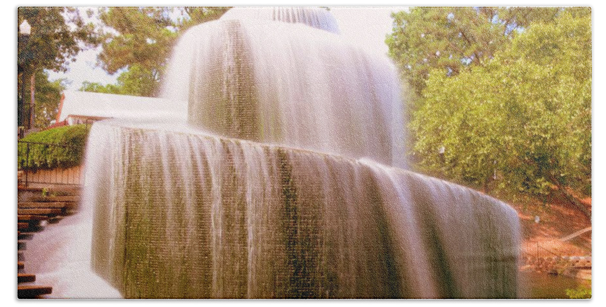Fountains Bath Towel featuring the photograph Fountain At Finlay Park SC by Lisa Wooten
