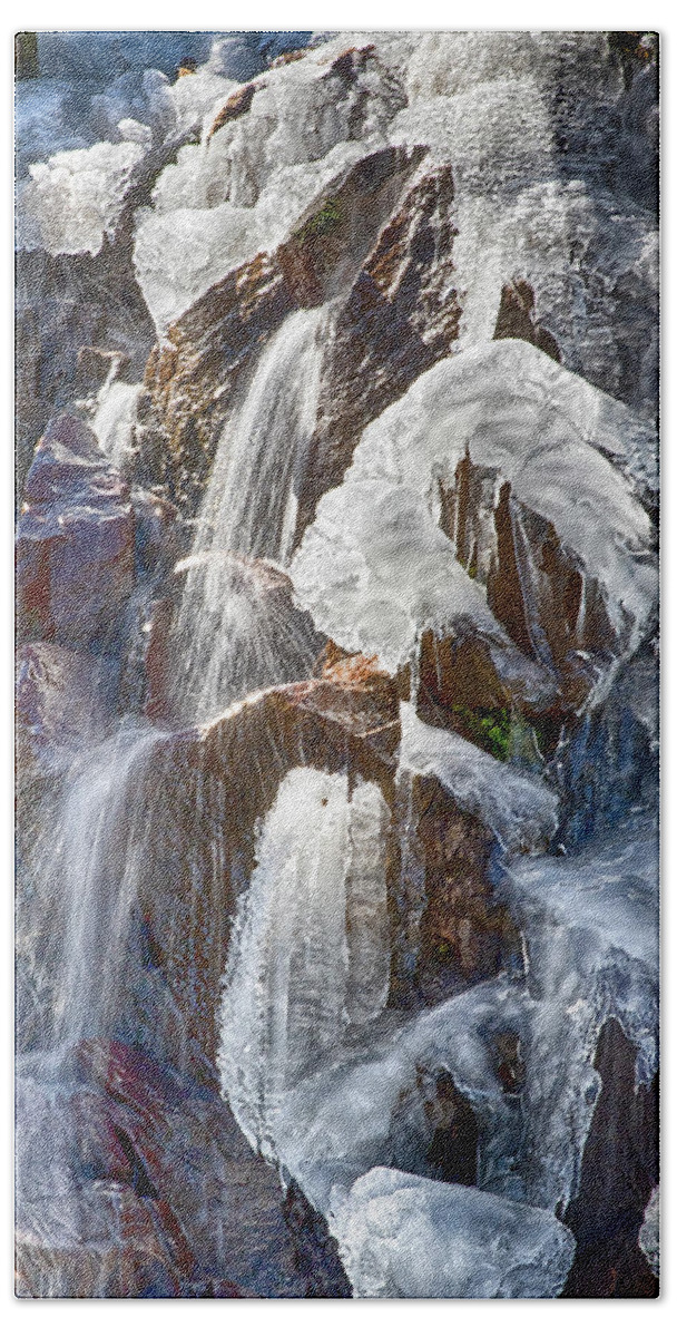 Nevada Hand Towel featuring the photograph Frozen in Time by Tom Kelly