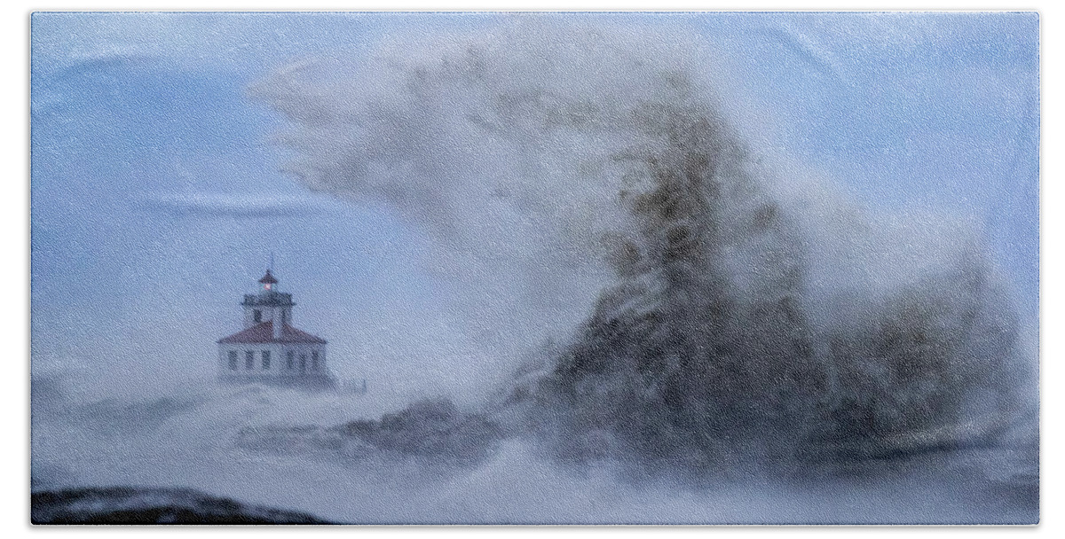 Oswego Bath Towel featuring the photograph Gales of November by Everet Regal