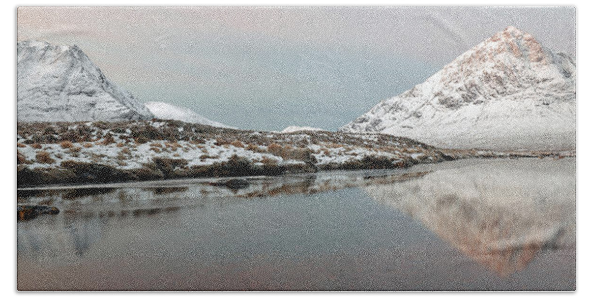 Glencoe Bath Towel featuring the photograph Glencoe Snow Mountain Winter Sunrise by Grant Glendinning
