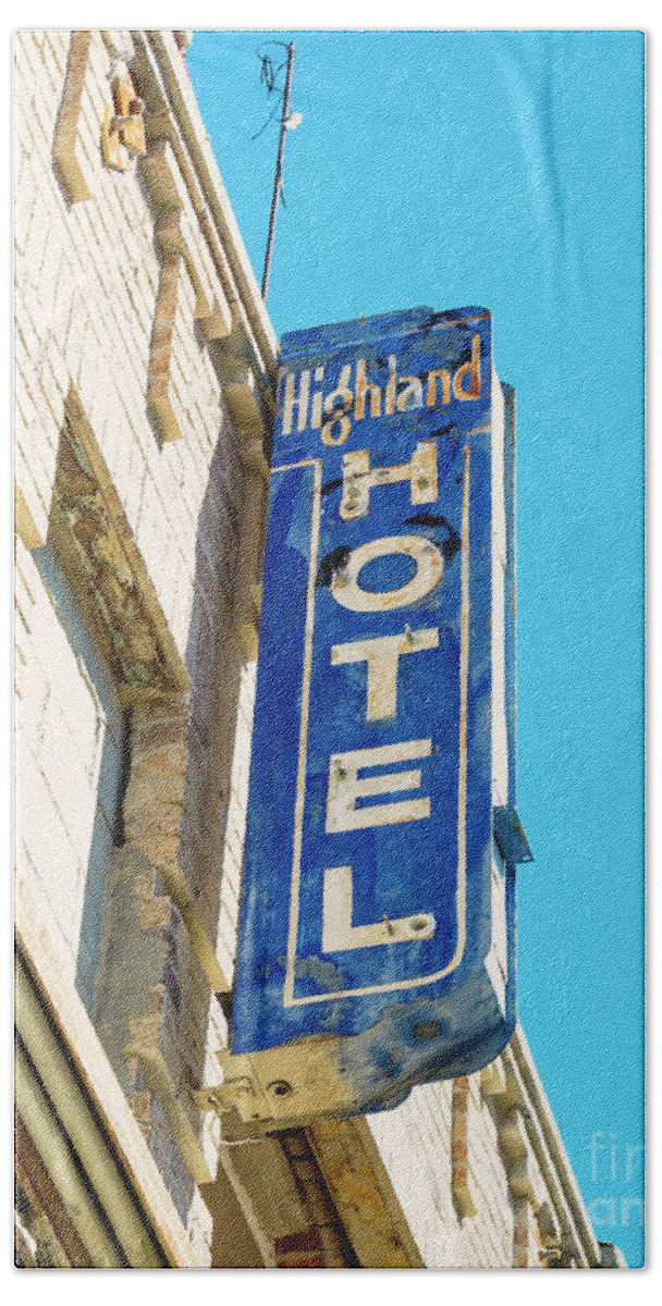 California Hand Towel featuring the photograph Highland Hotel by Lenore Locken