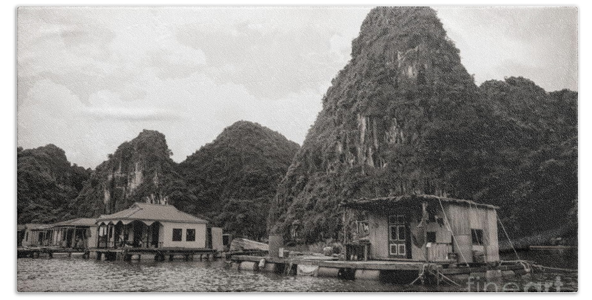 Vietnam Bath Towel featuring the photograph Homes on Ha Long Bay Boat People by Chuck Kuhn