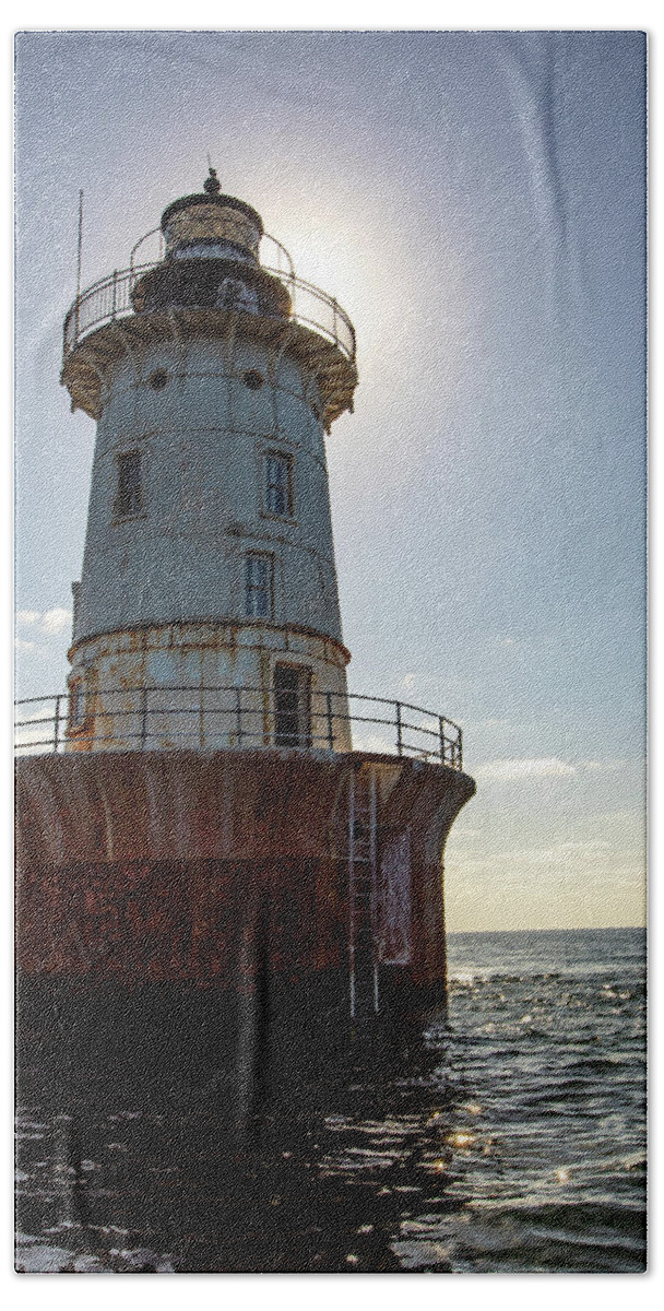 Chesapeake Bath Towel featuring the photograph Hoopers Island Lighthouse seascape by Karen Foley