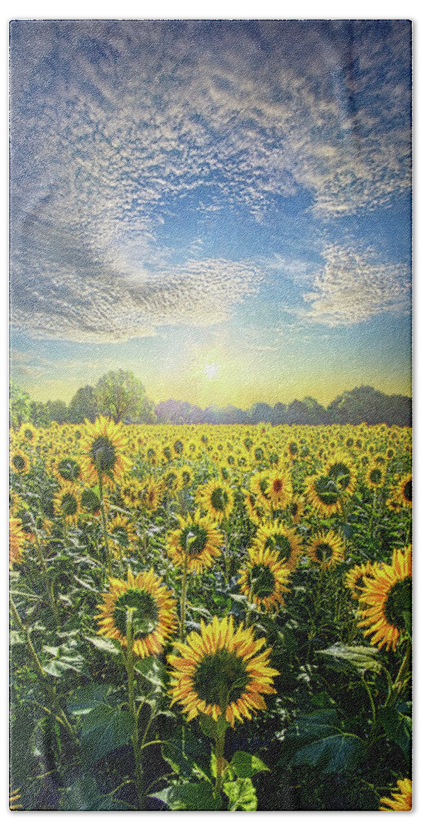 Life Bath Towel featuring the photograph In Autumn Beauty Stood by Phil Koch