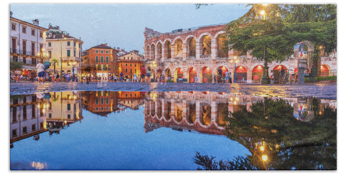 Italy, Veneto, Verona District, Verona, Piazza Bra, Roman Arena, Arena Di  Verona, One Of The Best Preserved Roman Amphitheater In The World Bath Towel
