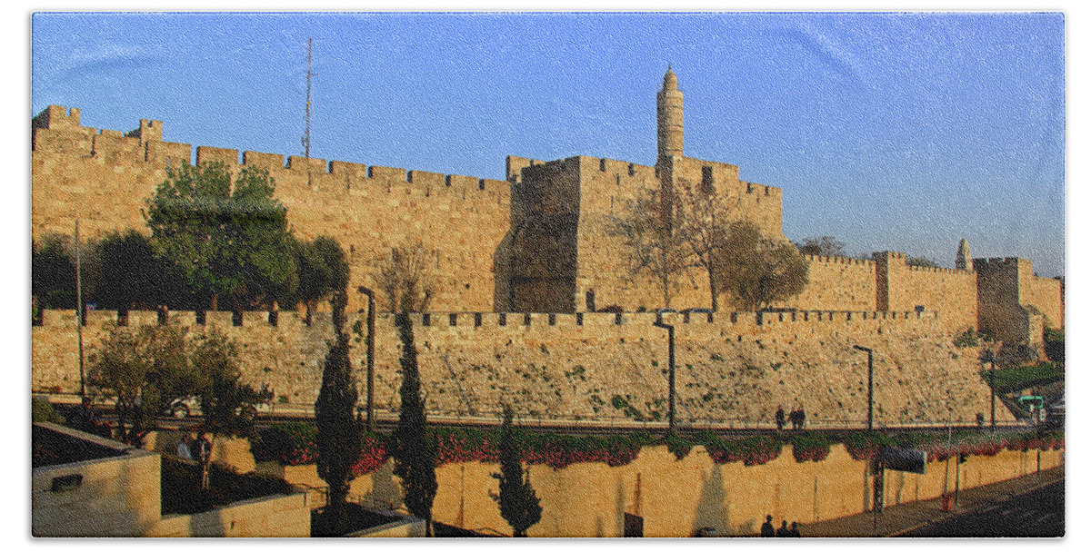 Jerusalem Bath Towel featuring the photograph Jerusalem, Israel - Old City, Jaffa Gate by Richard Krebs