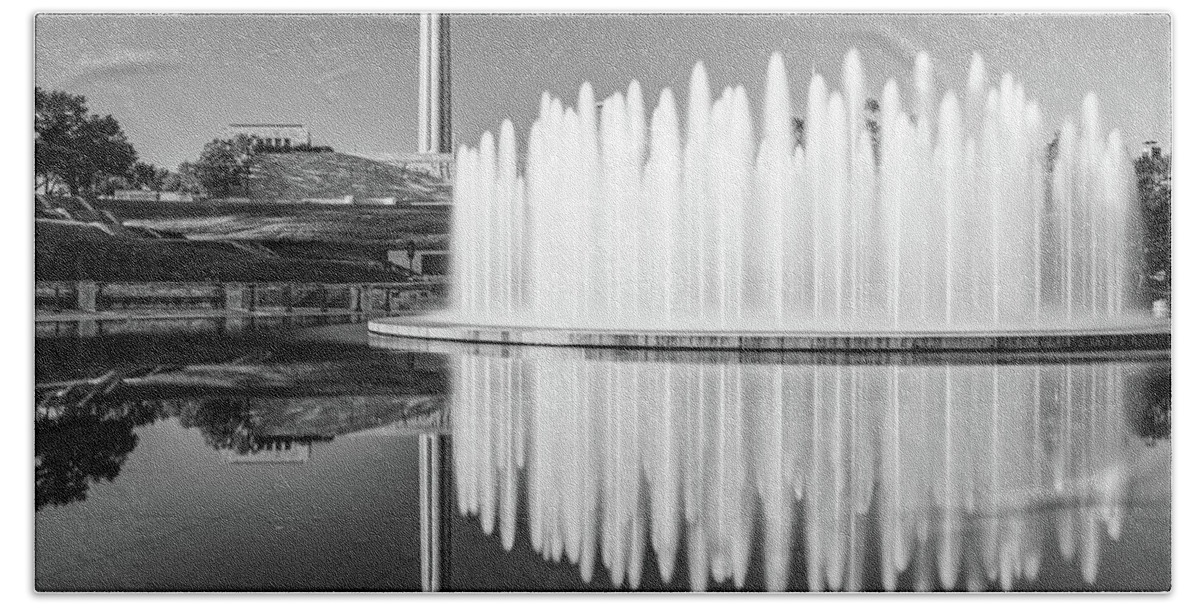 America Hand Towel featuring the photograph Kansas City Fountain and War Memorial Reflections - Monochrome by Gregory Ballos