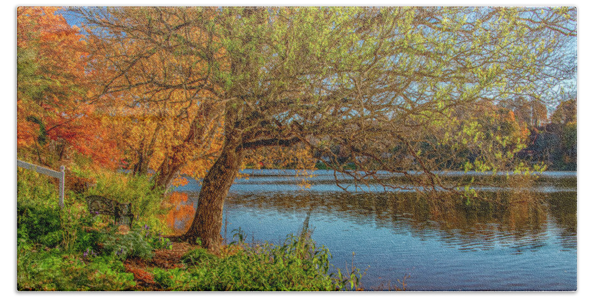 Lake Junaluska Bath Towel featuring the photograph Lake View From the Bench by Marcy Wielfaert