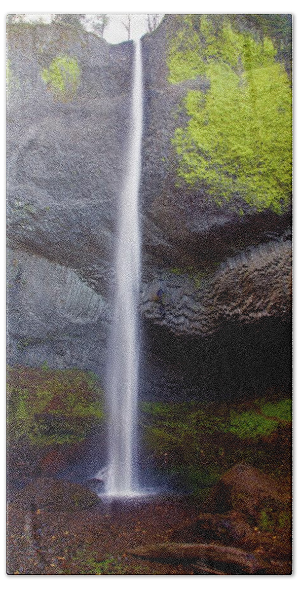 Latourell Hand Towel featuring the photograph Latourell Falls by Todd Kreuter