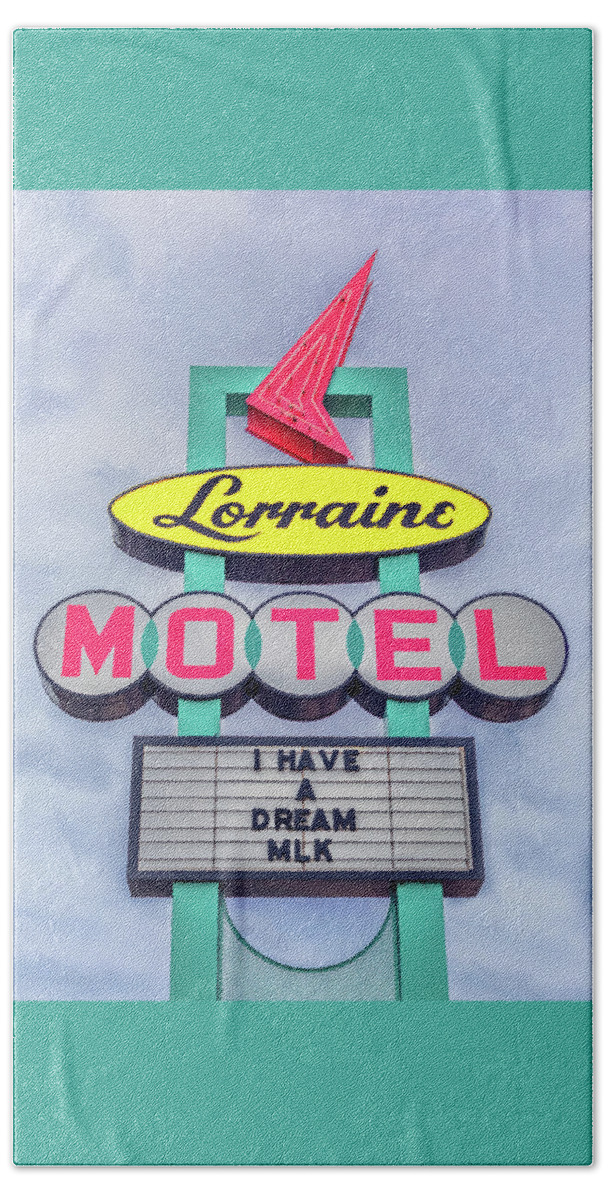 Memphis Bath Towel featuring the photograph Lorraine Motel Sign by Susan Rissi Tregoning