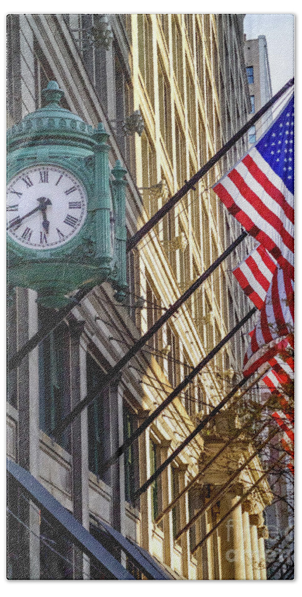 Marshall Hand Towel featuring the photograph Marshall Fields Clock by Bruno Passigatti