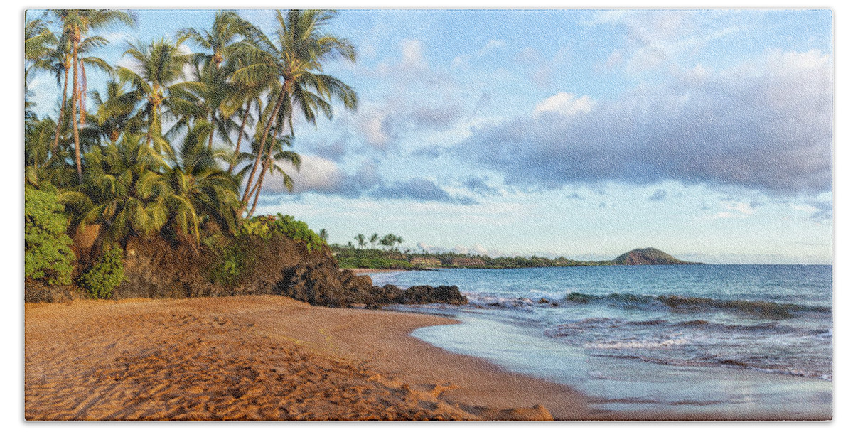 Secret Beach Hand Towel featuring the photograph Maui's Secret by Chris Spencer
