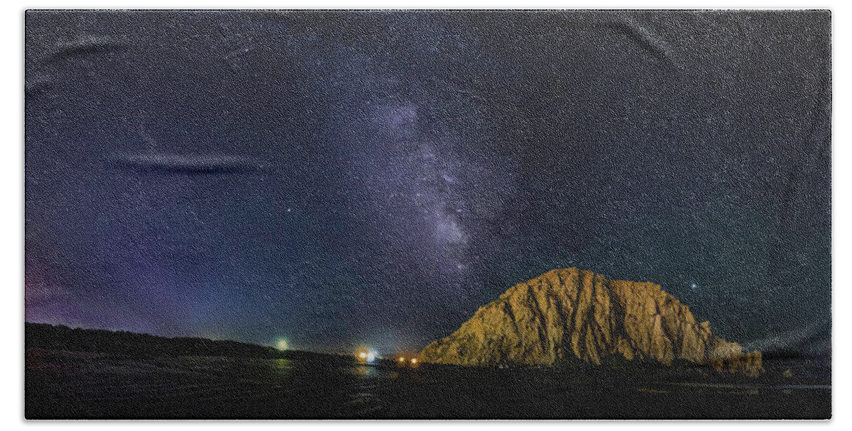 Morro Rock Bath Towel featuring the photograph Milky Way over Morro Rock by Mike Long