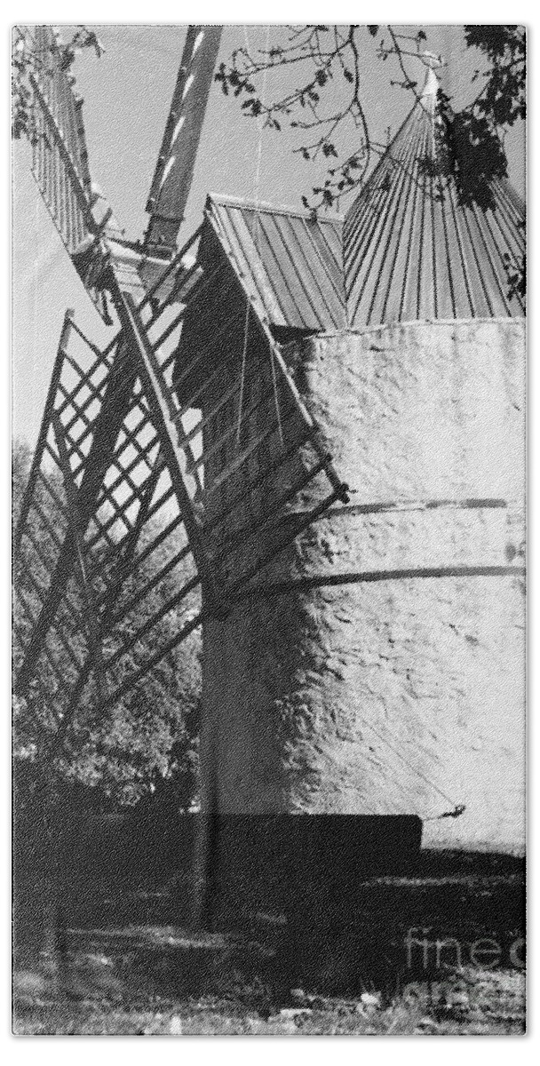 Moulin De Paillas Bath Towel featuring the photograph Moulin de Paillas by Tom Vandenhende