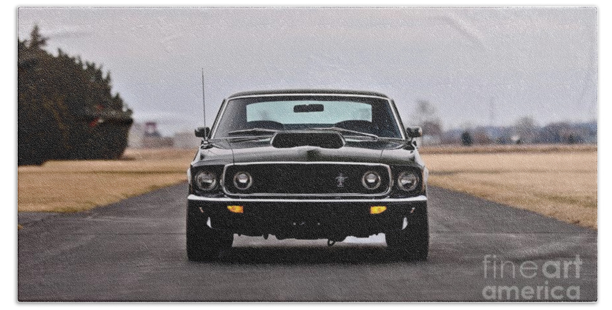 Ultra Hd Bath Towel featuring the photograph Mustang Frontview Ultra HD by Hi Res