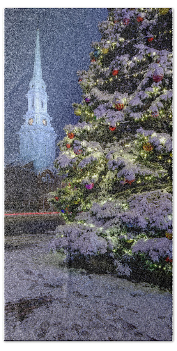 Market Square Bath Towel featuring the photograph New Snow For Christmas by Jeff Sinon