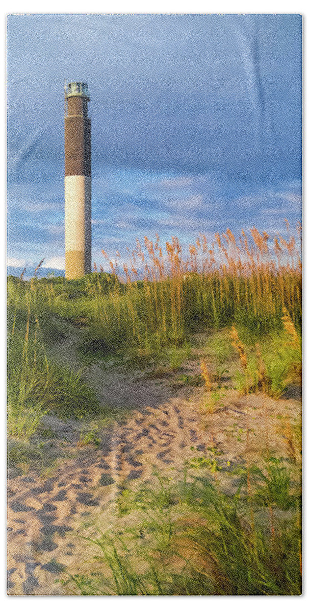 Lighthouses Bath Towel featuring the photograph Oak Island Lighthouse by Joe Kopp