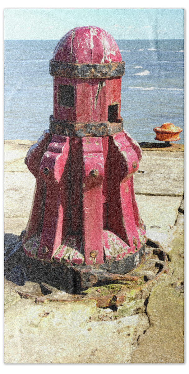 Bright Bath Towel featuring the photograph Old Capstan - Whitby East Pier by Rod Johnson