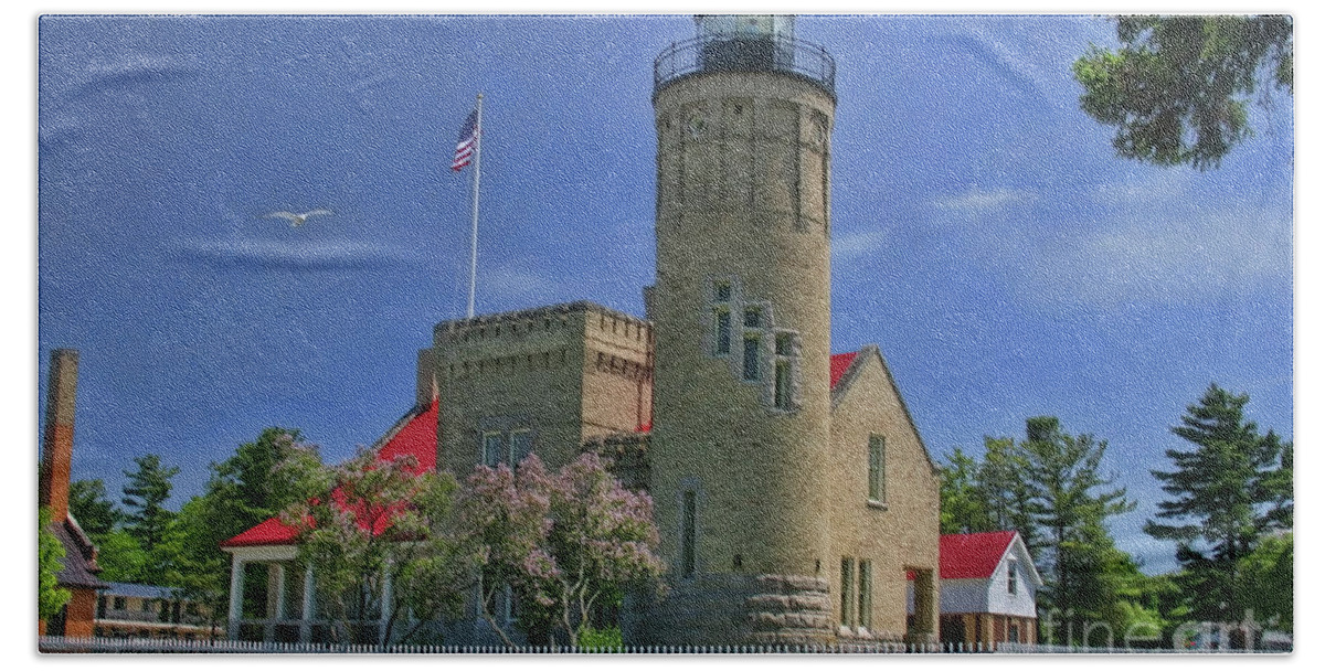 Lighthouse Bath Towel featuring the photograph Old Mackinac Point Lighthouse by Joan Bertucci