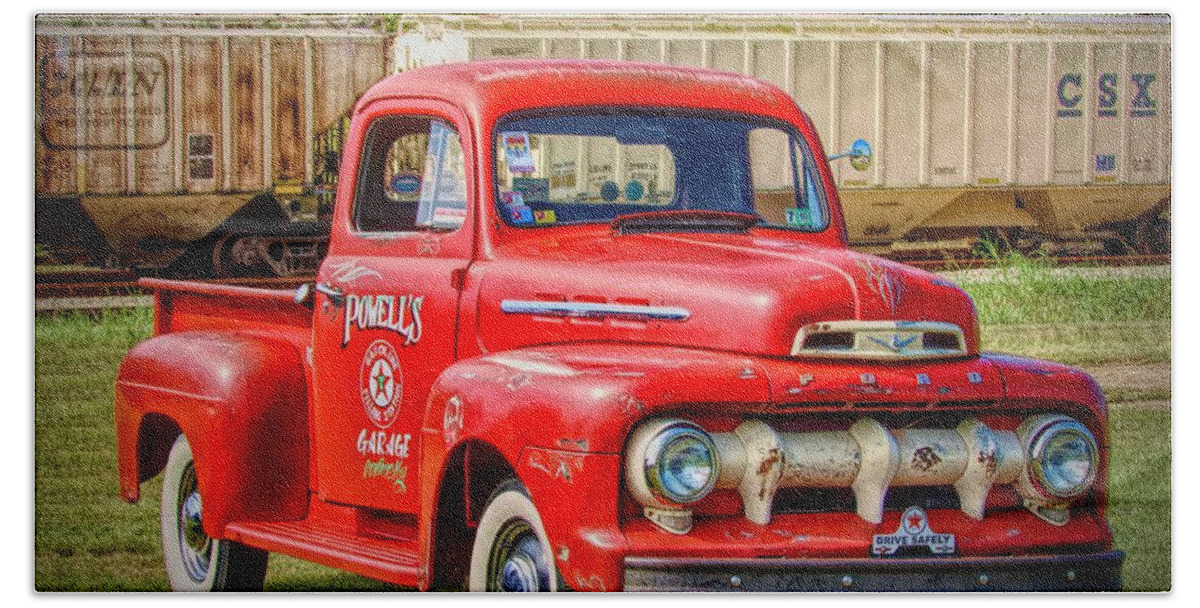  Bath Towel featuring the photograph Old Red Truck by Jack Wilson