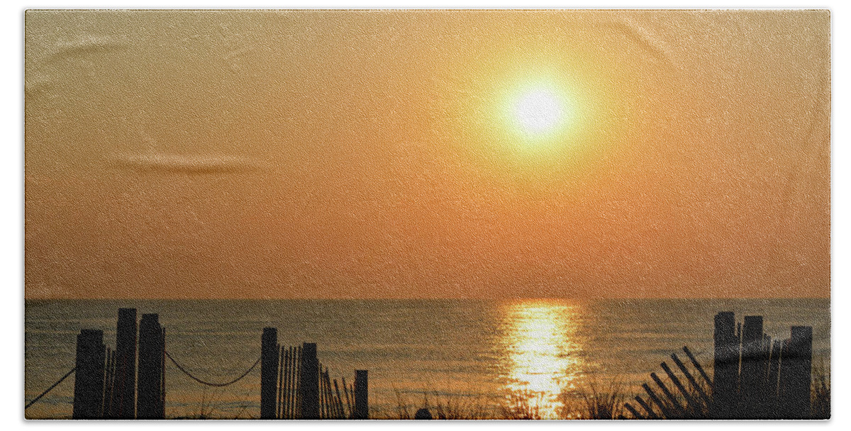 Outer Banks Sunrise Bath Towel featuring the photograph Outer Banks Sunrise by Jimmie Bartlett