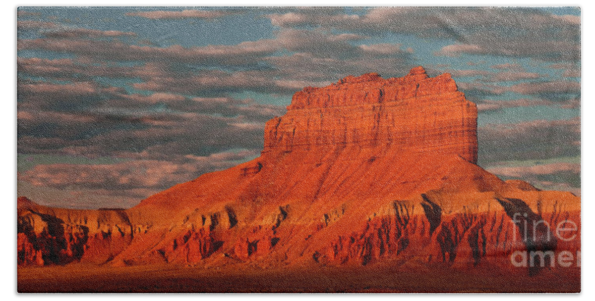 Dave Welling Bath Towel featuring the photograph Panorama Morning Light On Wild Horse Butte San Rafael Swell Utah by Dave Welling