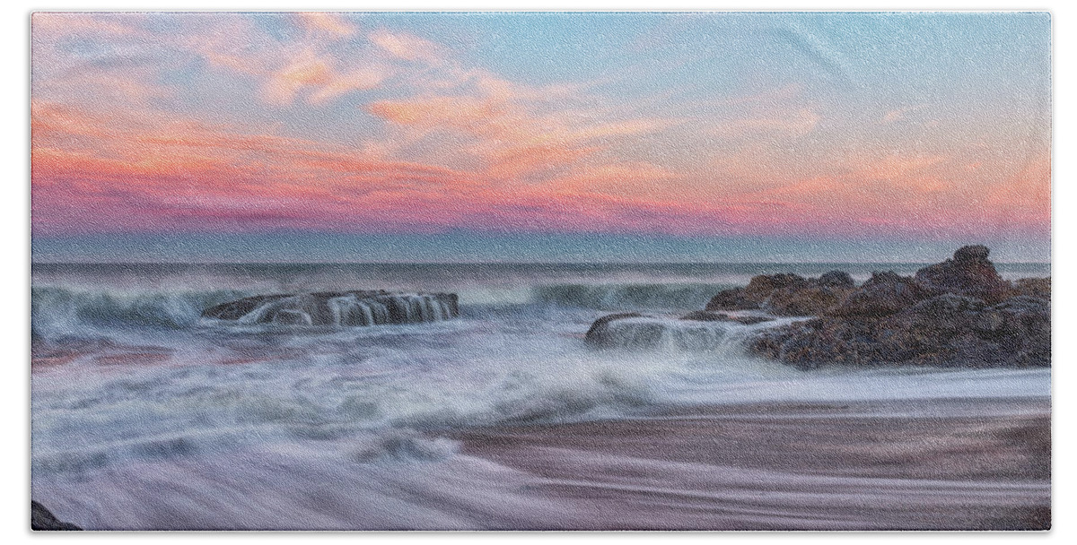 Sunrise Bath Towel featuring the photograph Pastel Sunrise by Russell Pugh
