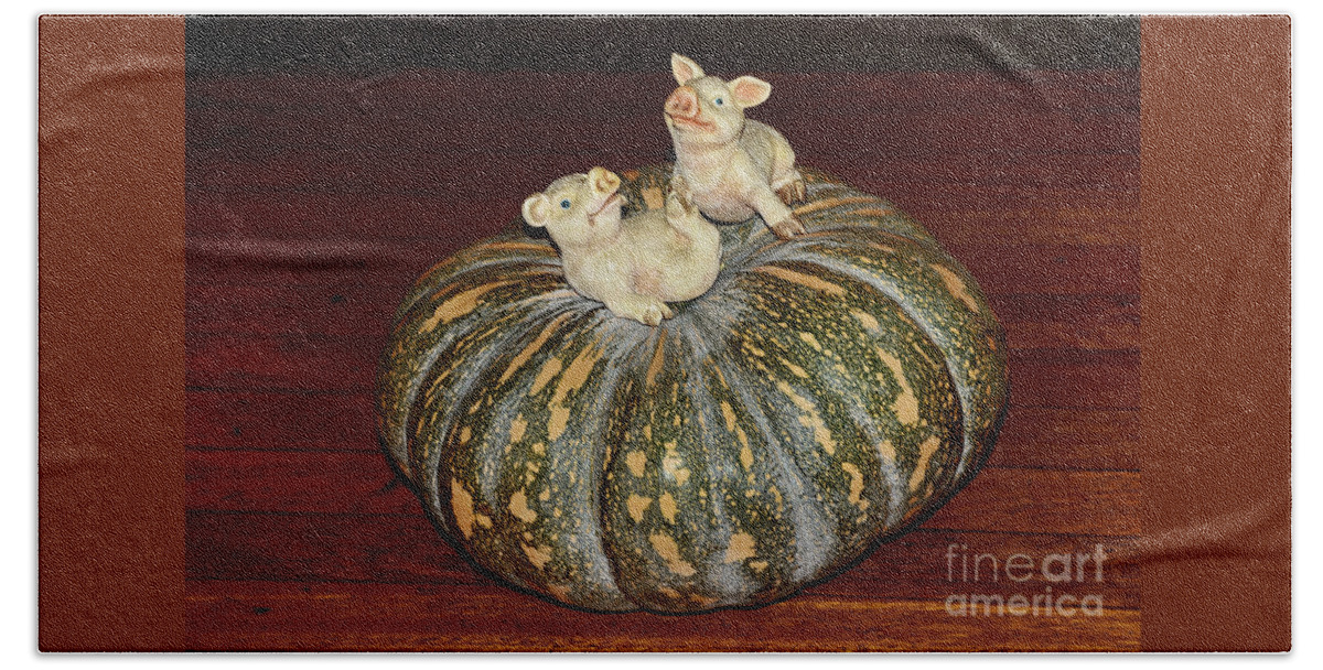 Pigs On Pumpkin Bath Towel featuring the photograph Pigs on Pumpkin by Kaye Menner by Kaye Menner